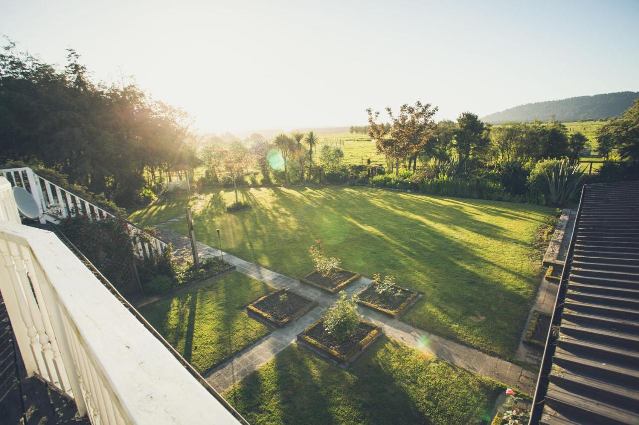 Westholm Lodge Harihari Екстериор снимка