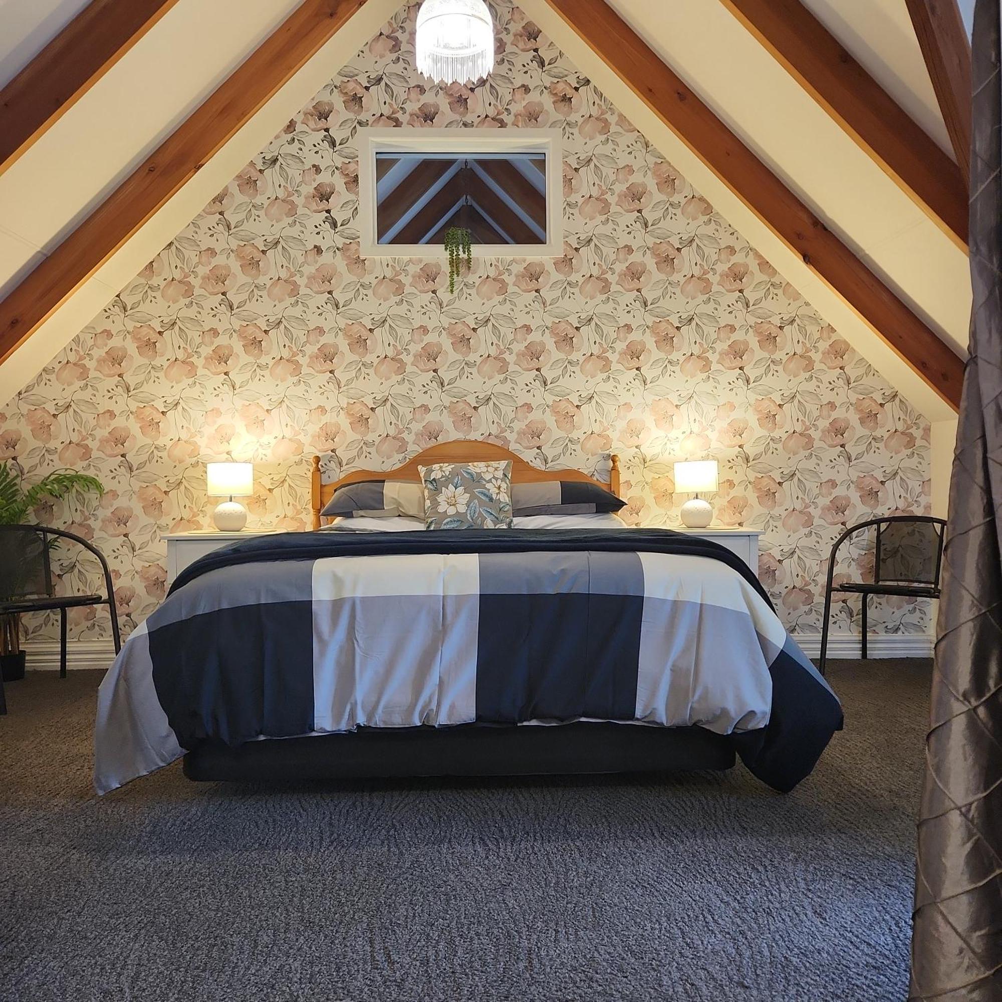 Westholm Lodge Harihari Екстериор снимка